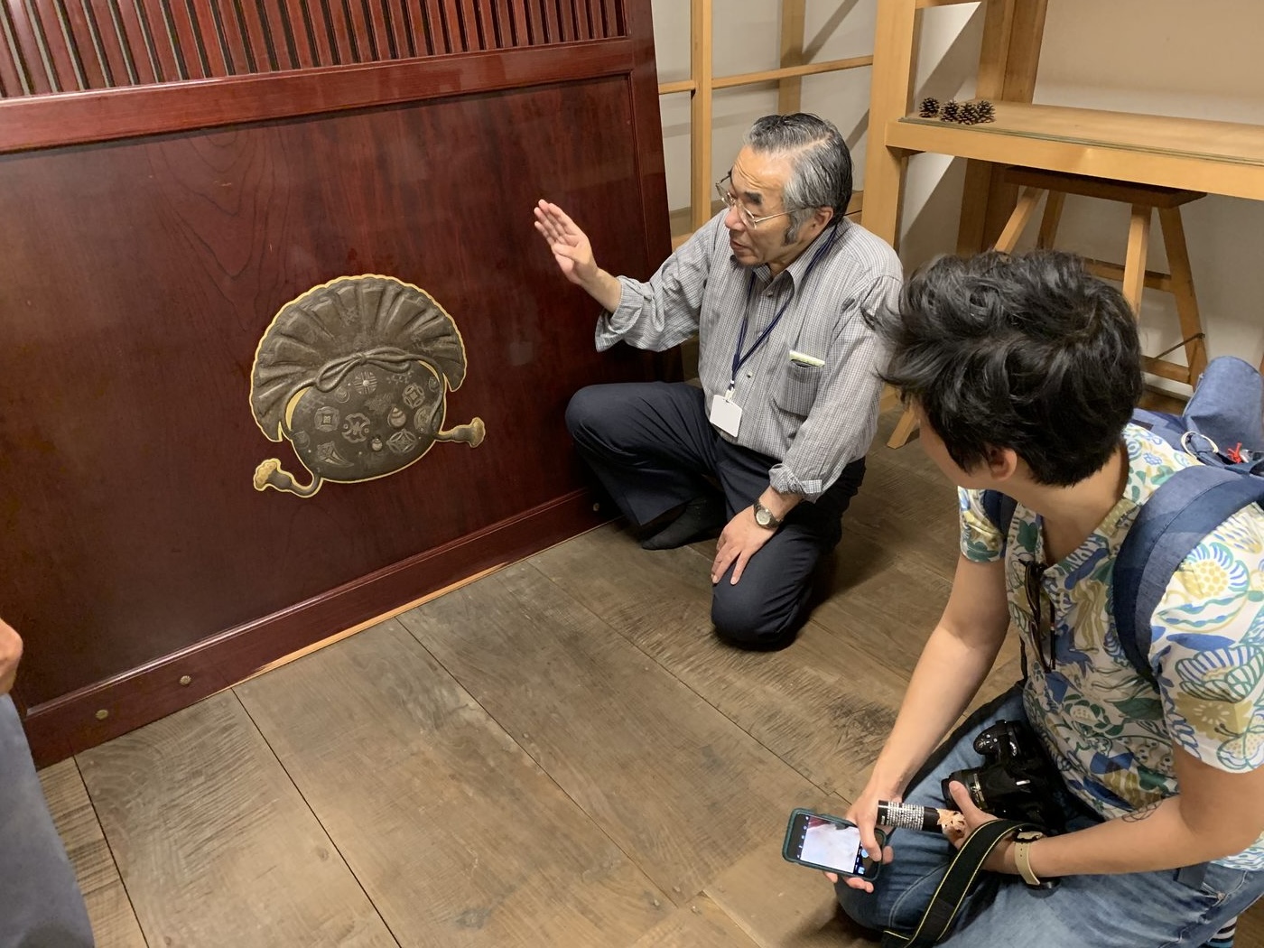 Metal casting demonstration, Takaoka